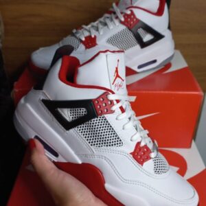 Air Jordan 4 Retrô